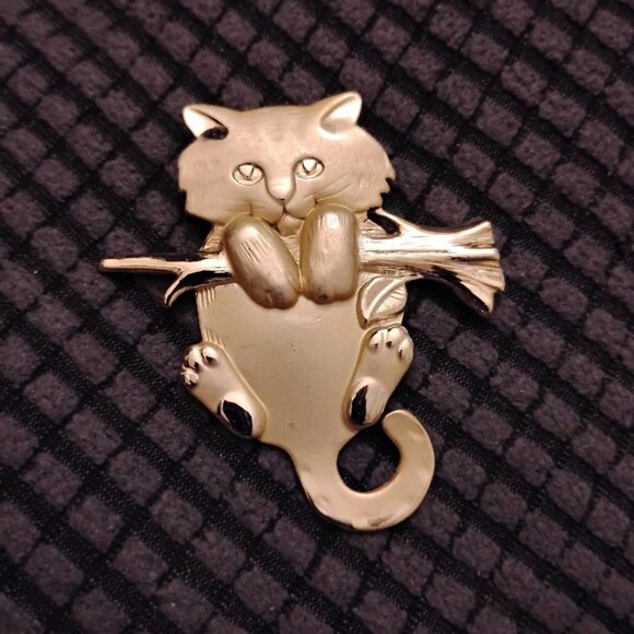 Gold Cat Figure Hanging On A Tree Branch Brooch With A Code (PLVQ?) - Picture 1 of 7